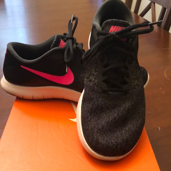 Nike Shoes - Nike Flex Supreme TR 5 Size 7.5